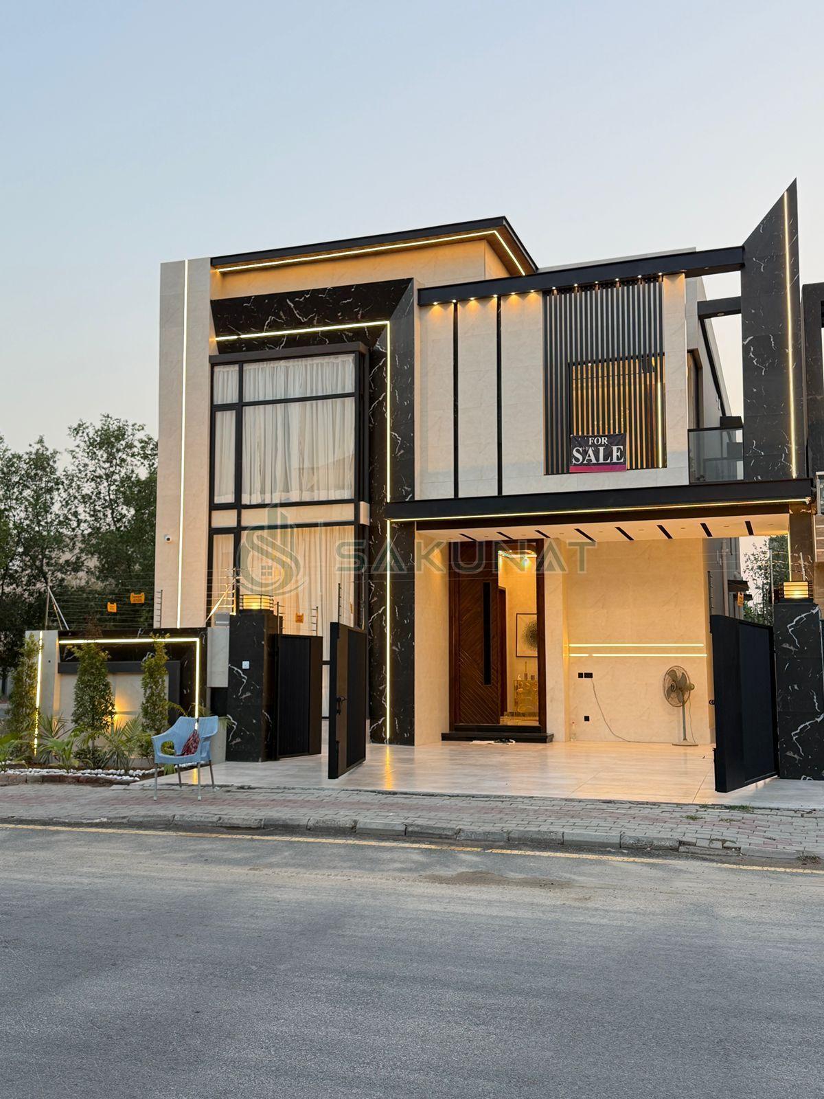 10 Marla 5-bedroom House for sale in Bahria Town - Quaid Block, Lahore