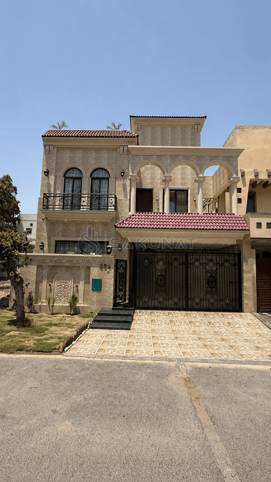 8 Marla 5-bedroom House for sale in Bahria Town - Usman Block, Lahore